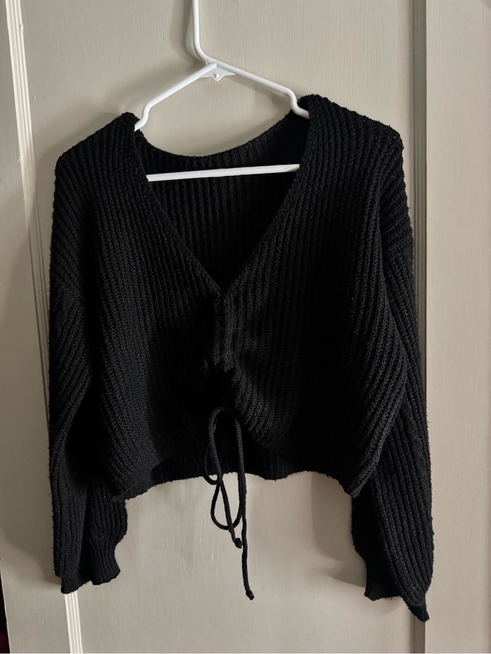 SHEIN Black Ribbed V-Neck Drawstring Cropped Sweater